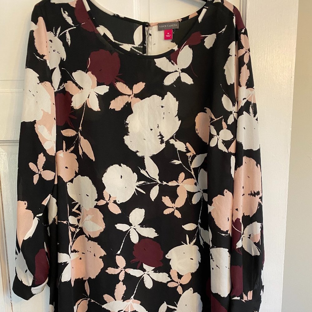 VINCE CAMUTO Floral Blouse